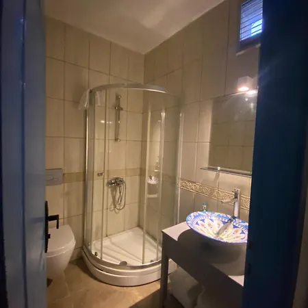 לינה וארוחת בוקר Cakir Bey